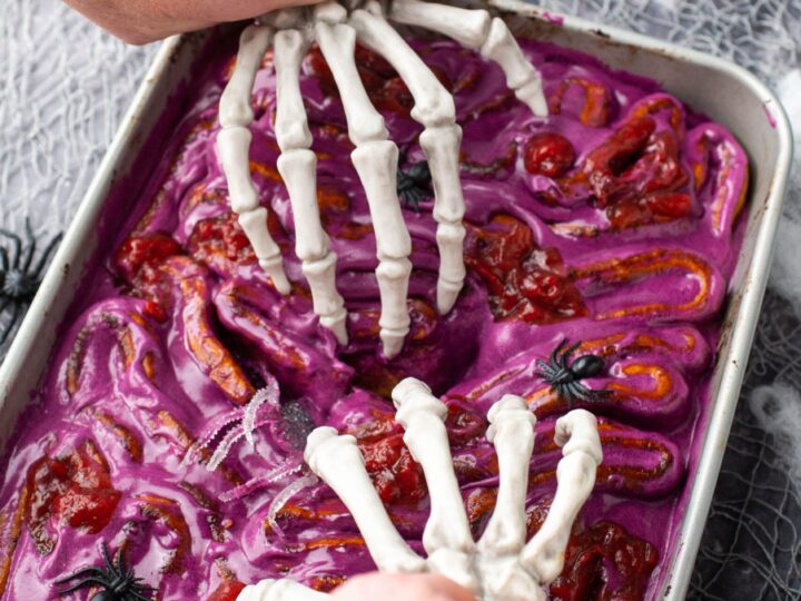 Zombie Guts (Cinnamon Roll Intestines) | Comfort Food Ideas
